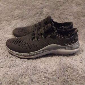 CROCS Women’s Size 8 Black Casual Comfort Shoes